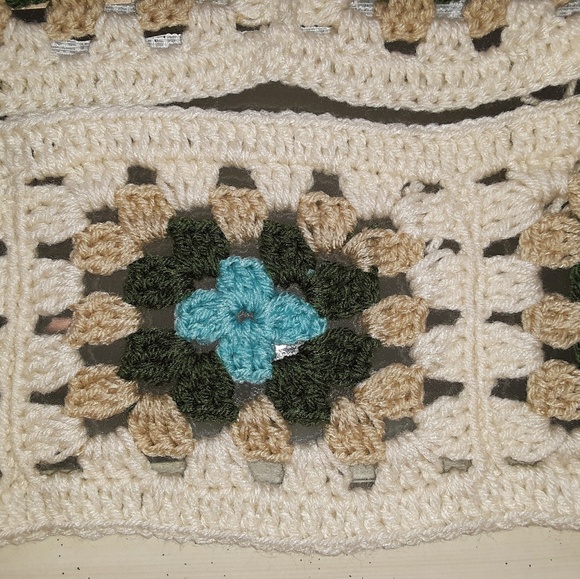 Crochet scarf - Picture 3 of 6